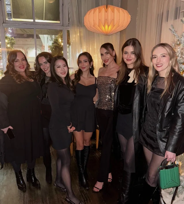 From office hustle to holiday sparkle ✨ Last night, our fabulous Elite team came together over sushi and lychee tinis to celebrate the holidays and all their hard work this year 😍🍸🍣🖤

Not pictured: Our amazing office manager Michael and @dportermd behind the camera 🥰